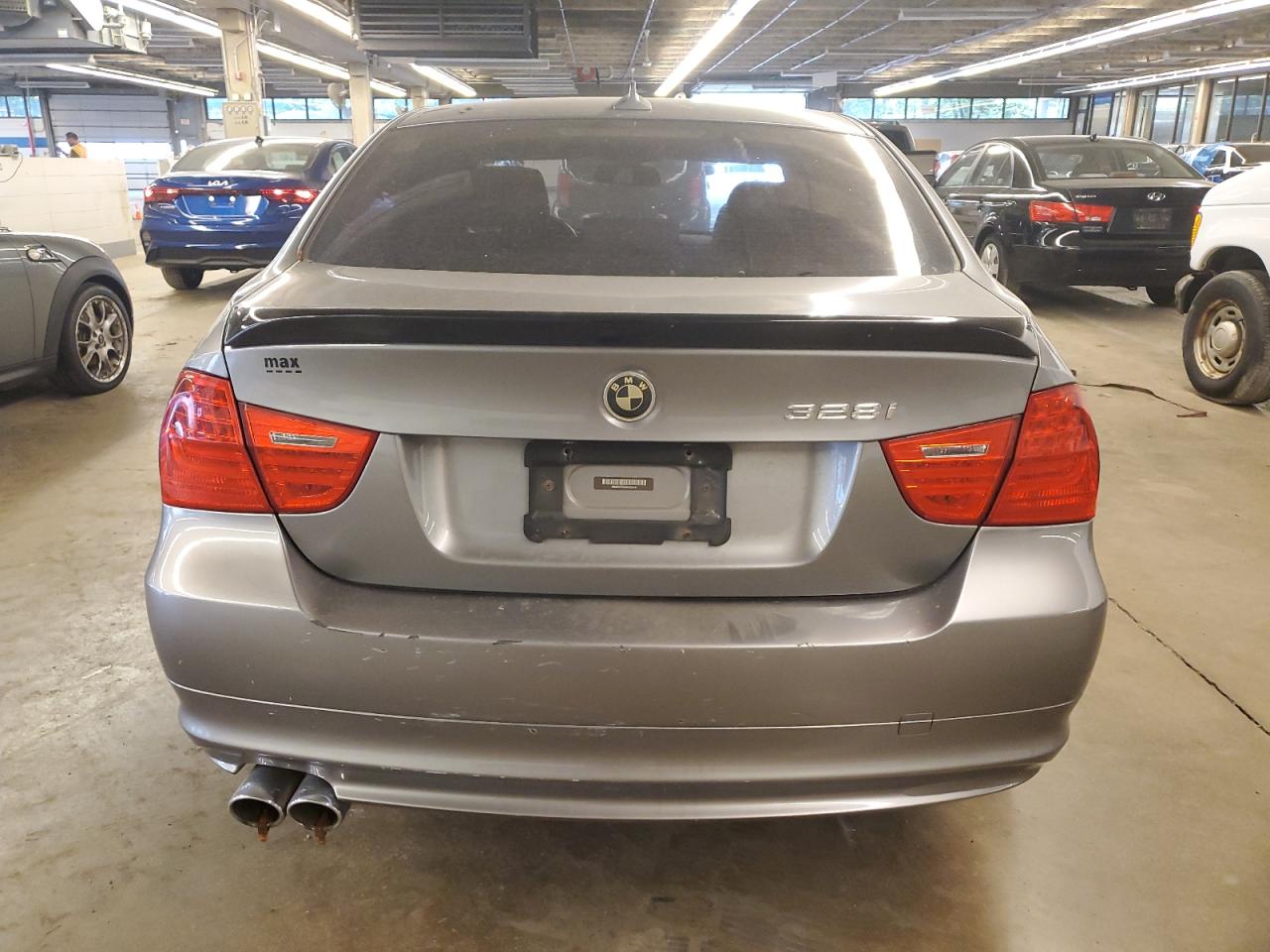 WBAPK7C59BF086141 2011 BMW 328 Xi