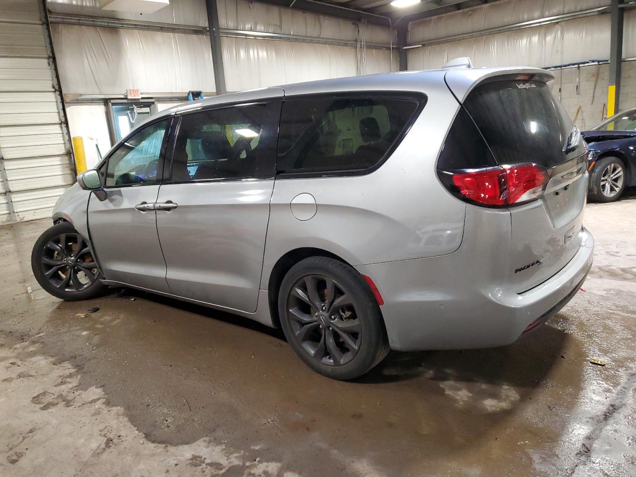 2019 Chrysler Pacifica Touring Plus vin: 2C4RC1FG3KR629706