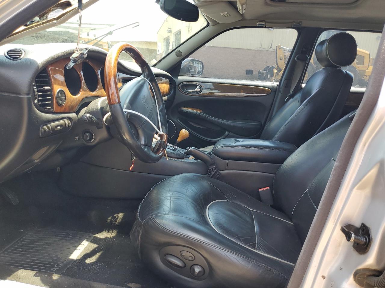 SAJDA24C11LF33526 2001 Jaguar Vandenplas