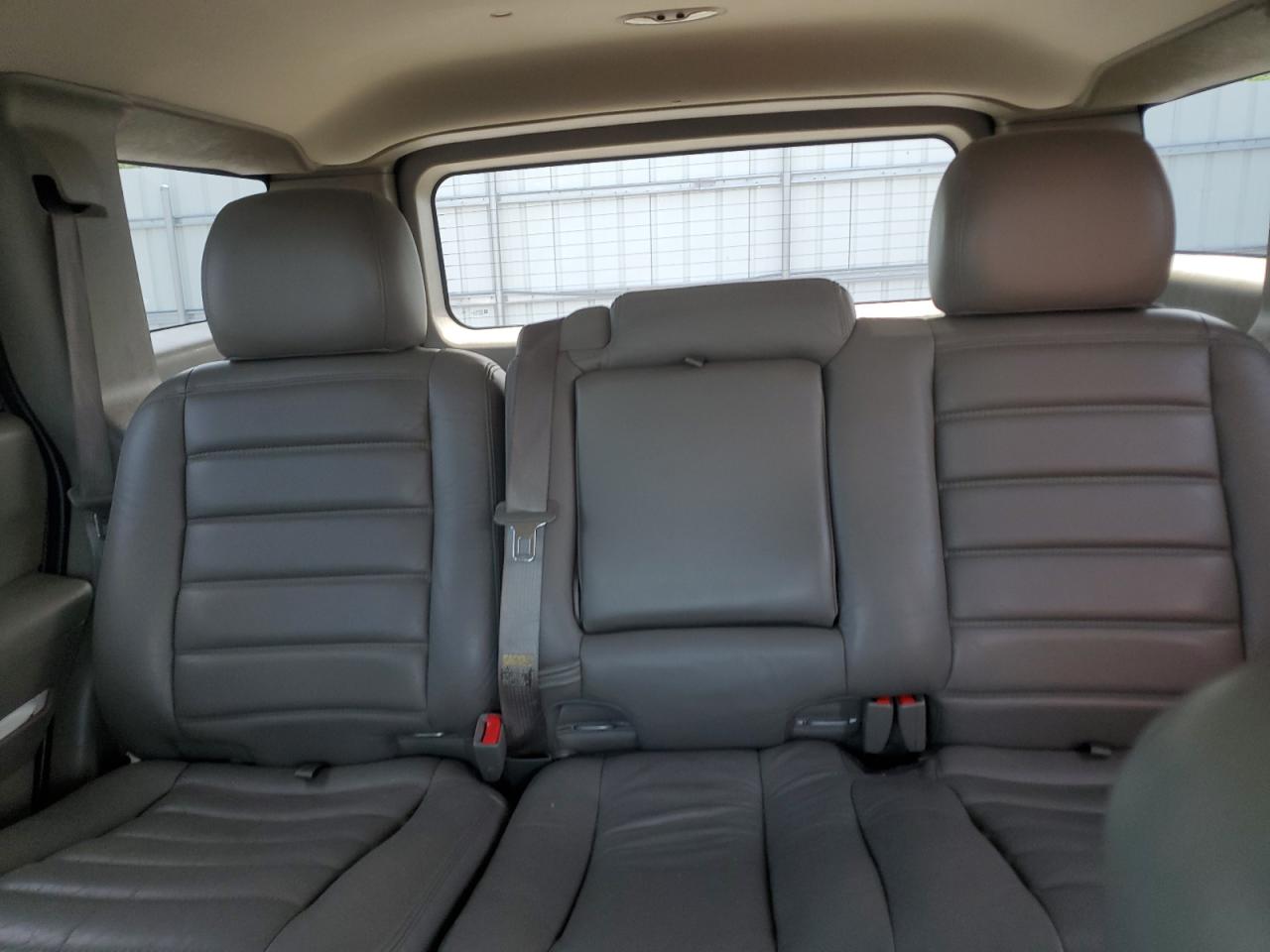 5GRGN23U74H104498 2004 Hummer H2