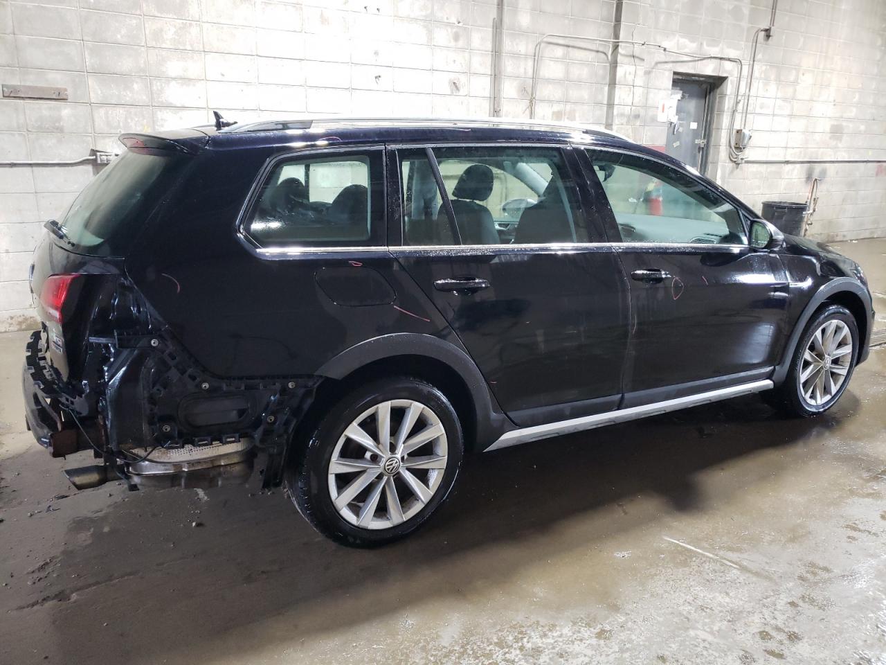 3VWH17AU8HM536825 2017 Volkswagen Golf Alltrack S