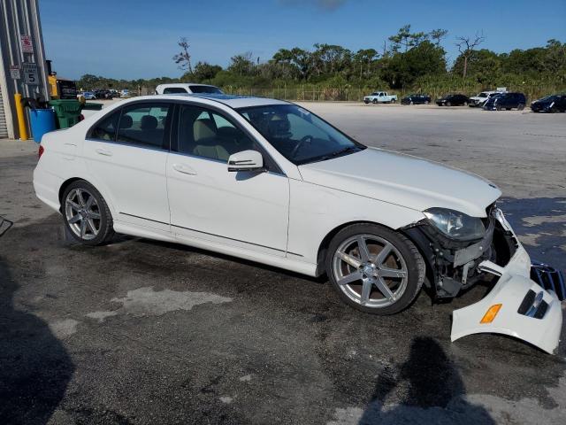 VIN WDDGF4HB5EG231300 2014 Mercedes-Benz C-Class, 250 no.4