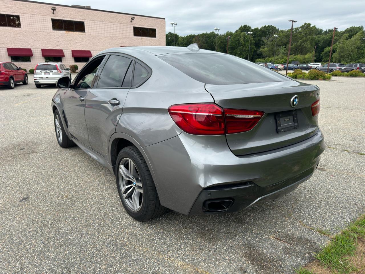 2015 BMW X6 xDrive35I vin: 5UXKU2C50F0F95779