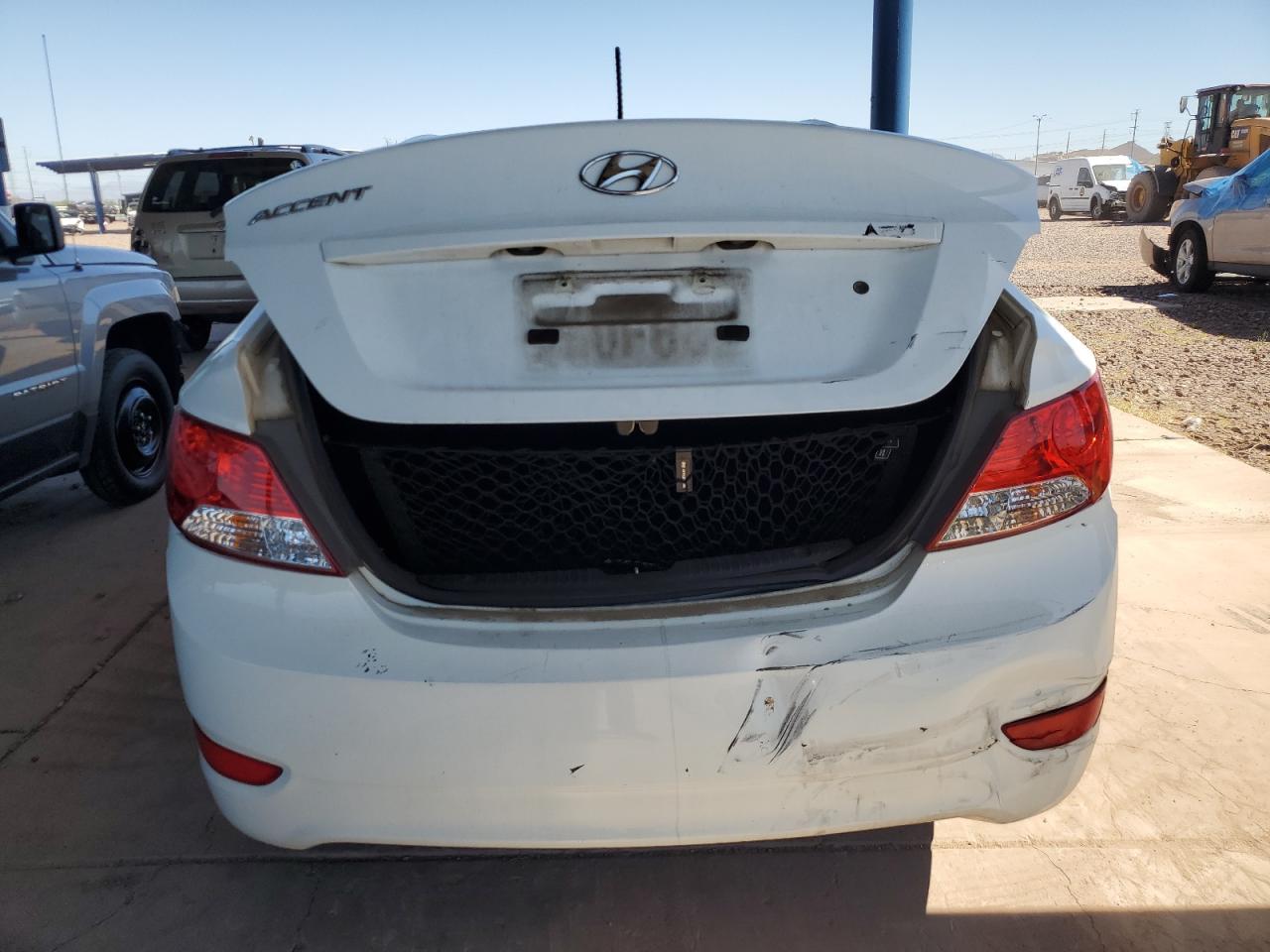 KMHCU4AE2EU764804 2014 Hyundai Accent Gls