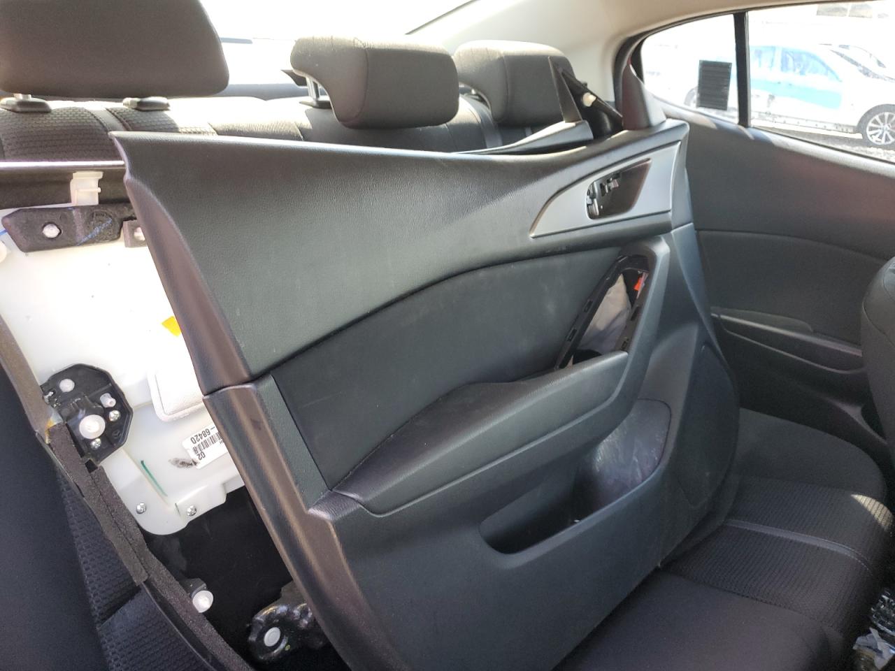 3MZBN1U73JM180030 2018 Mazda 3 Sport