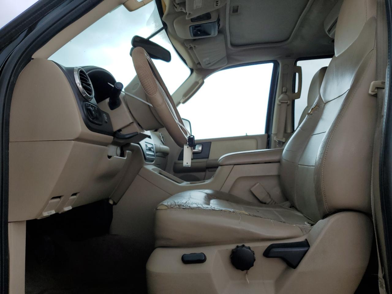 1FMFU17L14LA98198 2004 Ford Expedition Eddie Bauer