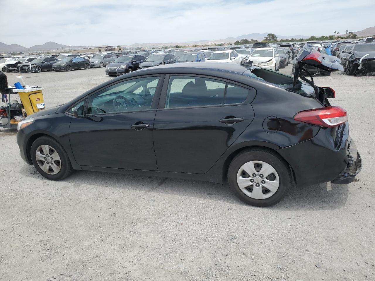 2017 Kia Forte Lx vin: 3KPFK4A76HE052582