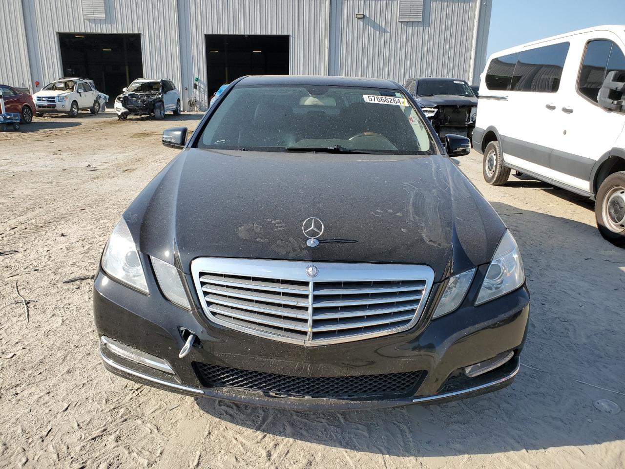 2013 Mercedes-Benz E 350 4Matic vin: WDDHF8JB6DA705469