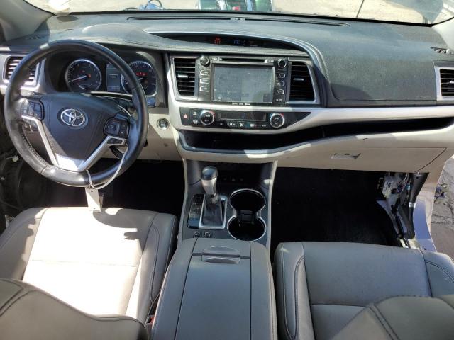 VIN 5TDJZRFH7KS950951 2019 Toyota Highlander, SE no.8