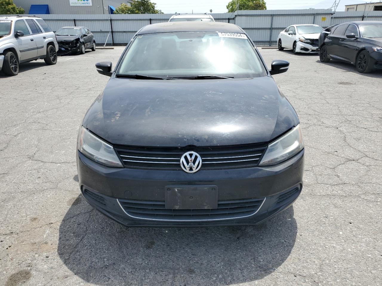 3VWBP7AJ4DM260874 2013 Volkswagen Jetta Se