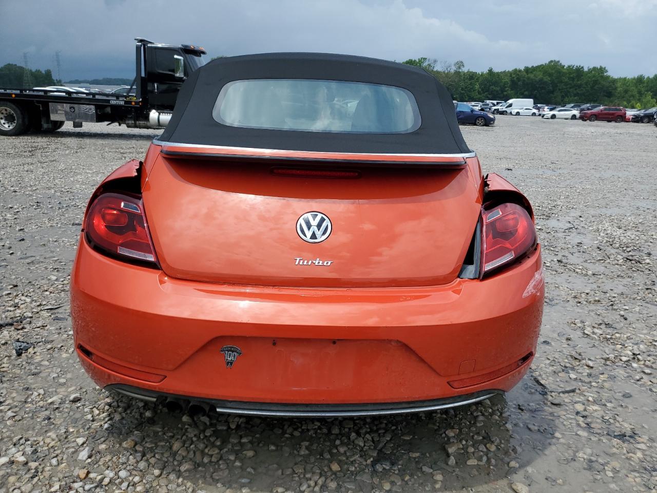 3VW5DAAT0JM505749 2018 Volkswagen Beetle S