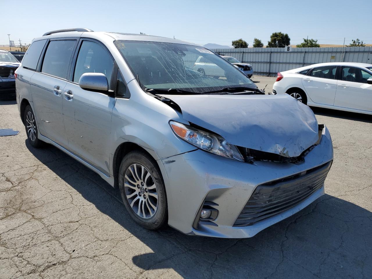 5TDYZ3DC2LS034778 2020 Toyota Sienna Xle