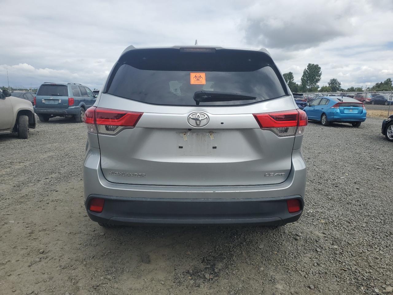 5TDBZRFH2JS856687 2018 Toyota Highlander Le