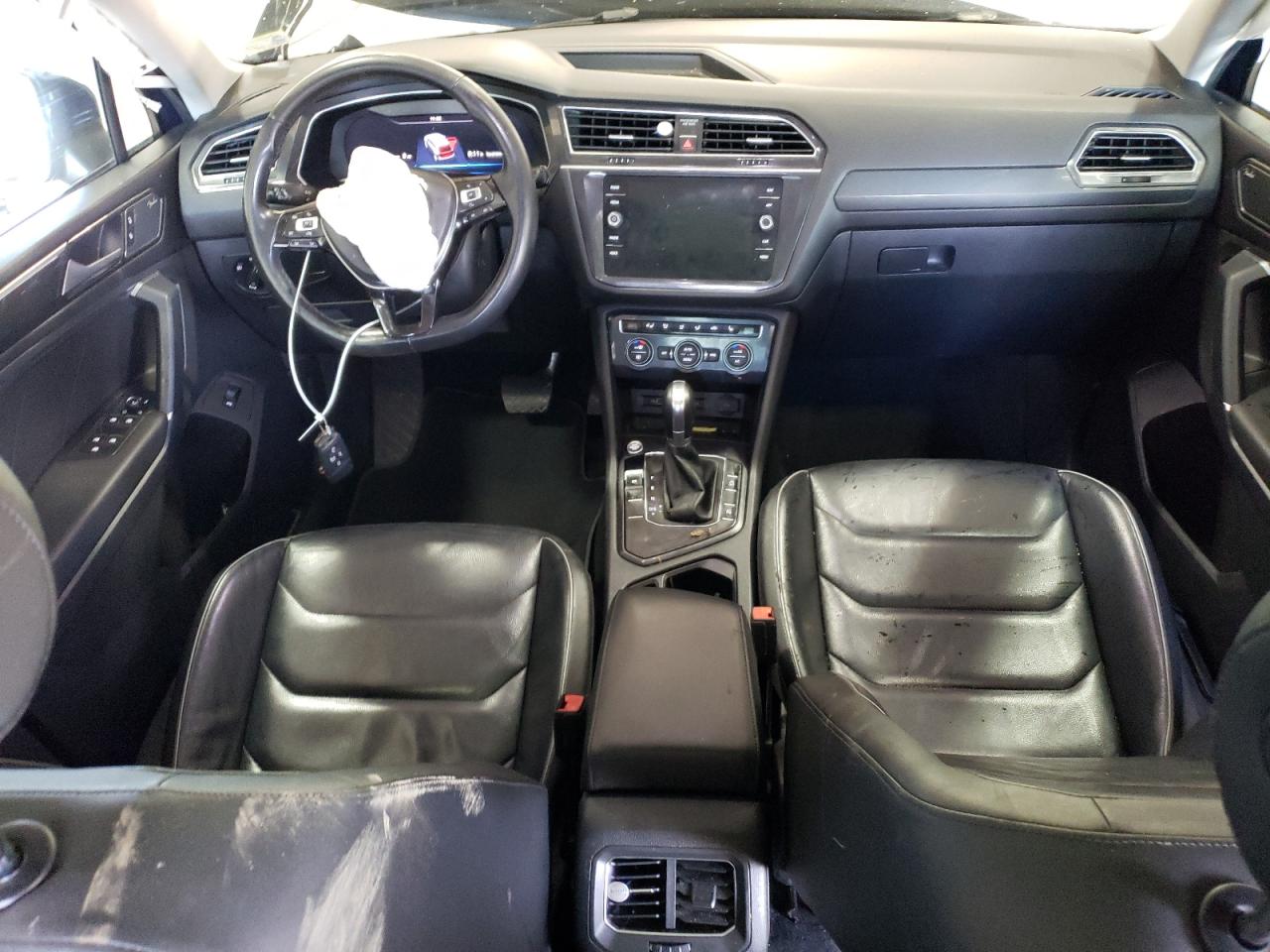 3VV5B7AX4JM214381 2018 Volkswagen Tiguan Sel Premium