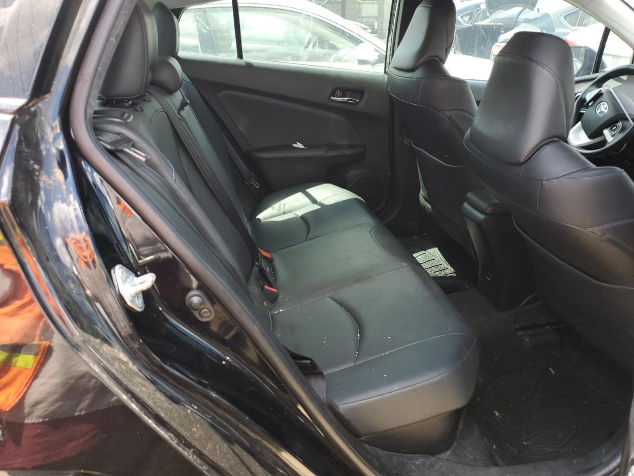 JTDKARFU2H3535930 2017 Toyota Prius