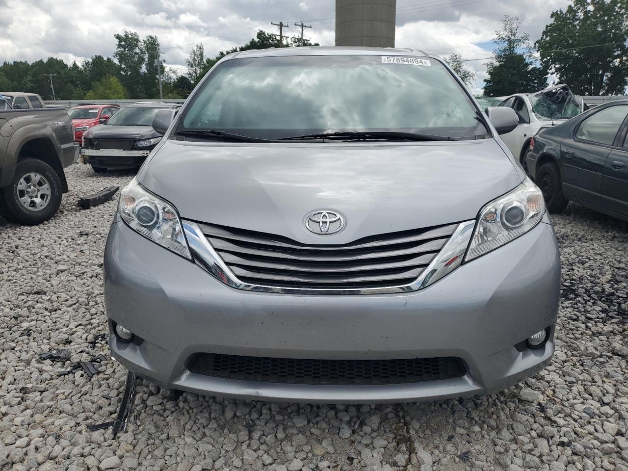 5TDYZ3DC3HS883597 2017 Toyota Sienna Xle