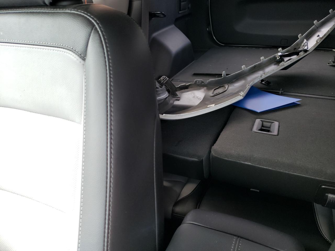 3GNAXMEV9JS567983 2018 Chevrolet Equinox Premier