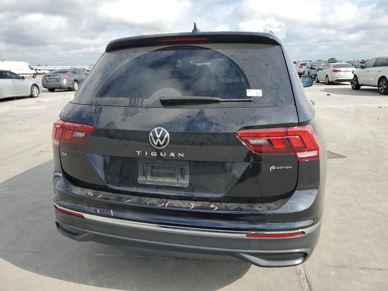 3VV2B7AXXNM061000 2022 Volkswagen Tiguan Se
