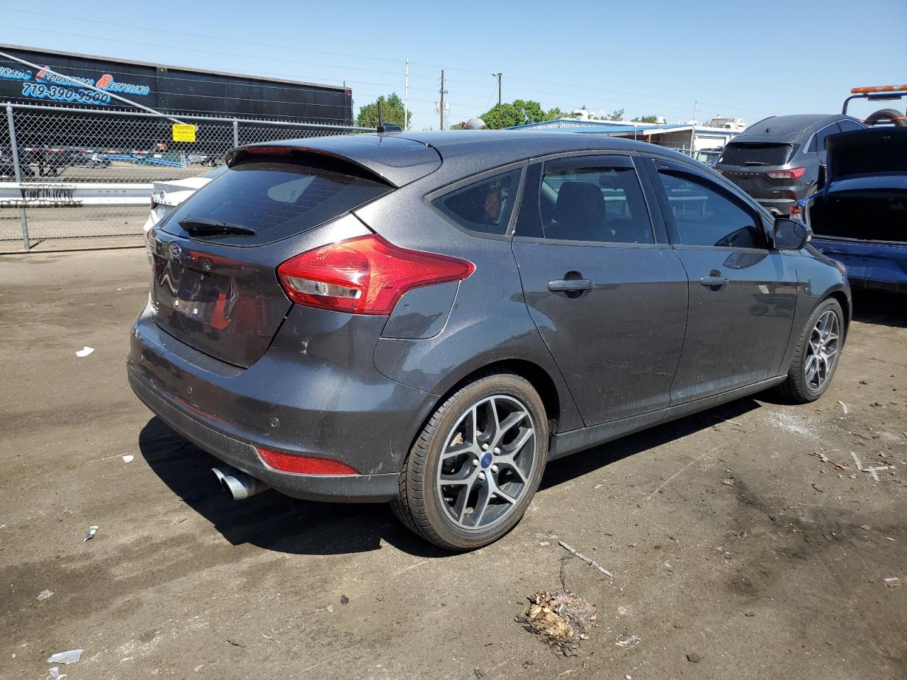 2018 Ford Focus Sel vin: 1FADP3M28JL270108