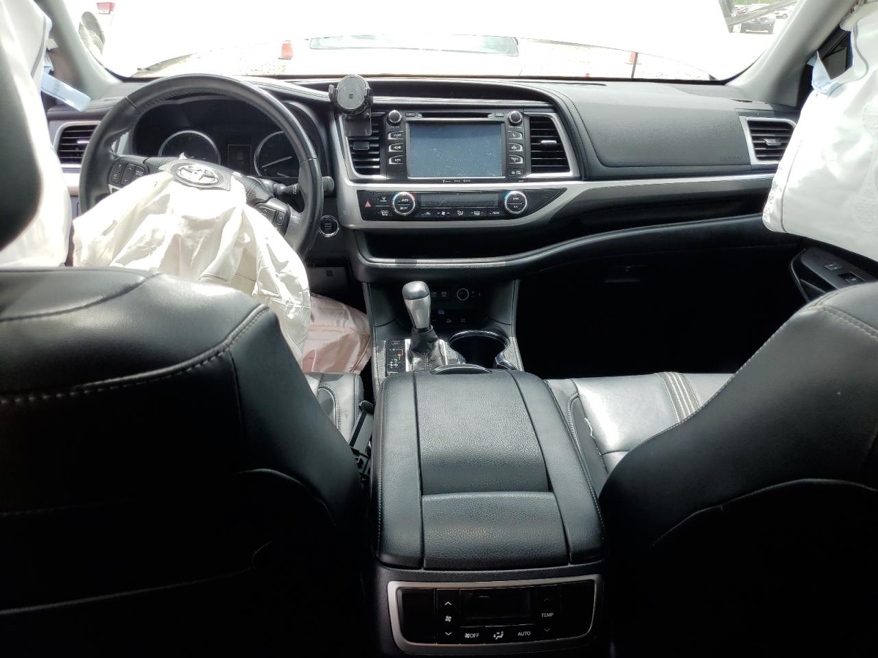 5TDJZRFH9HS426631 2017 Toyota Highlander Se