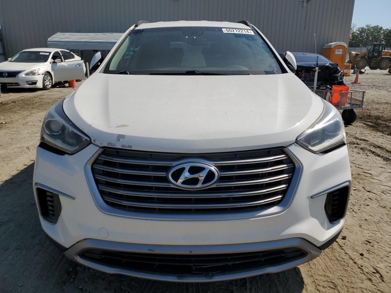 KM8SMDHF4HU196649 2017 Hyundai Santa Fe Se