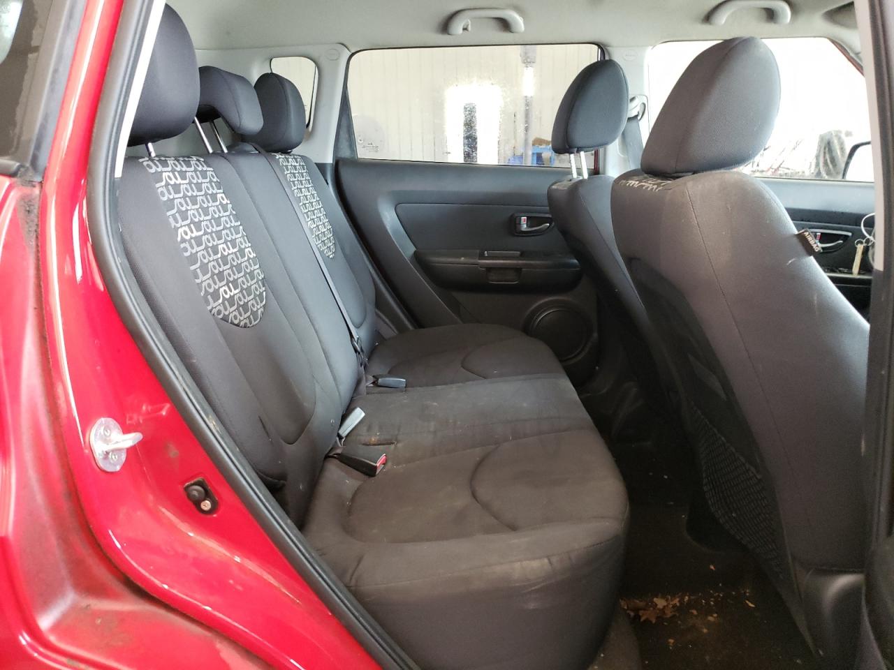 KNDJT2A21B7305878 2011 Kia Soul +