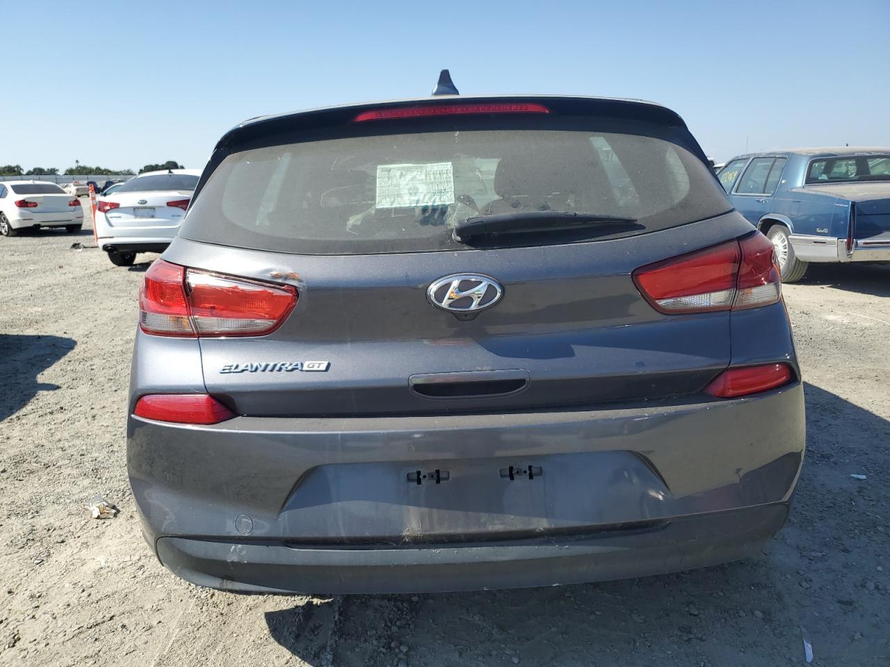 2018 Hyundai Elantra Gt vin: KMHH35LE9JU016895