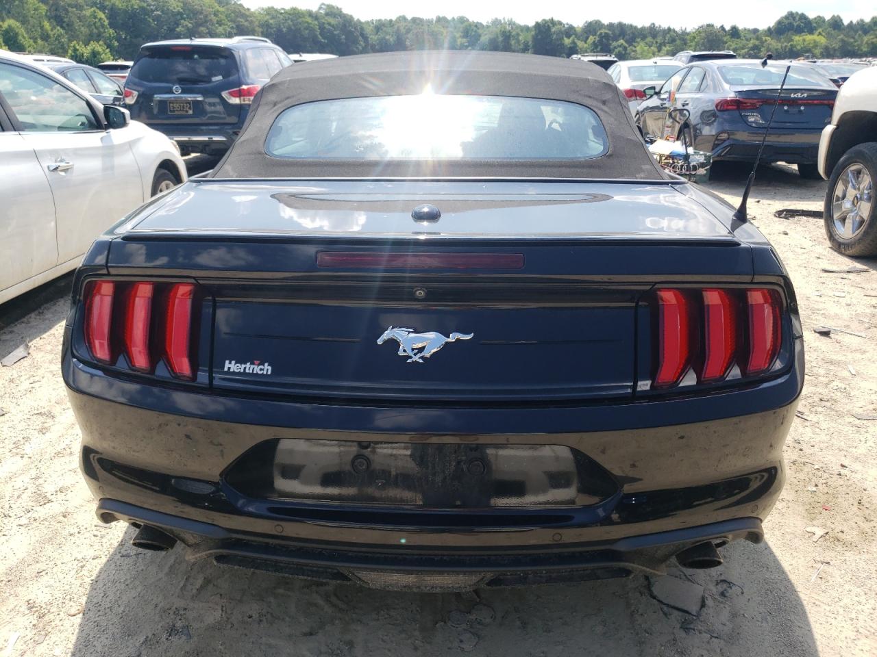 1FATP8UHXJ5125167 2018 Ford Mustang