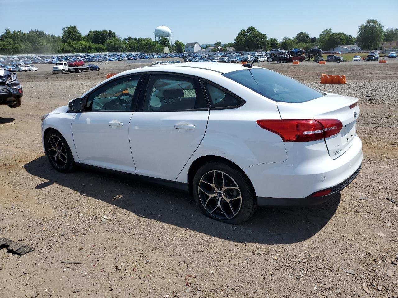 2017 Ford Focus Sel vin: 1FADP3H28HL207739