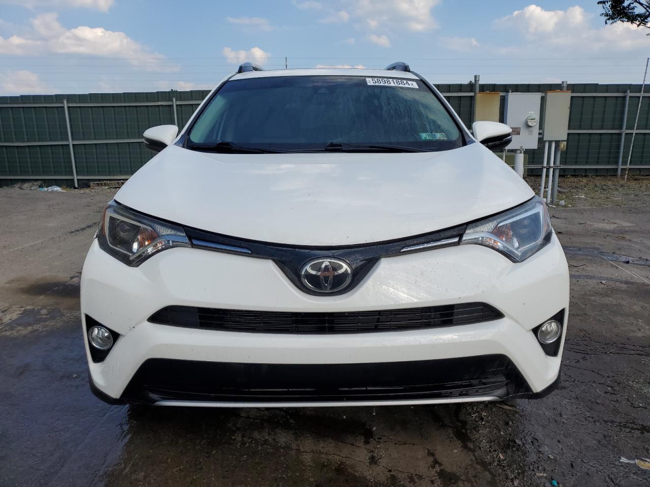 2T3RFREV5HW666552 2017 Toyota Rav4 Xle