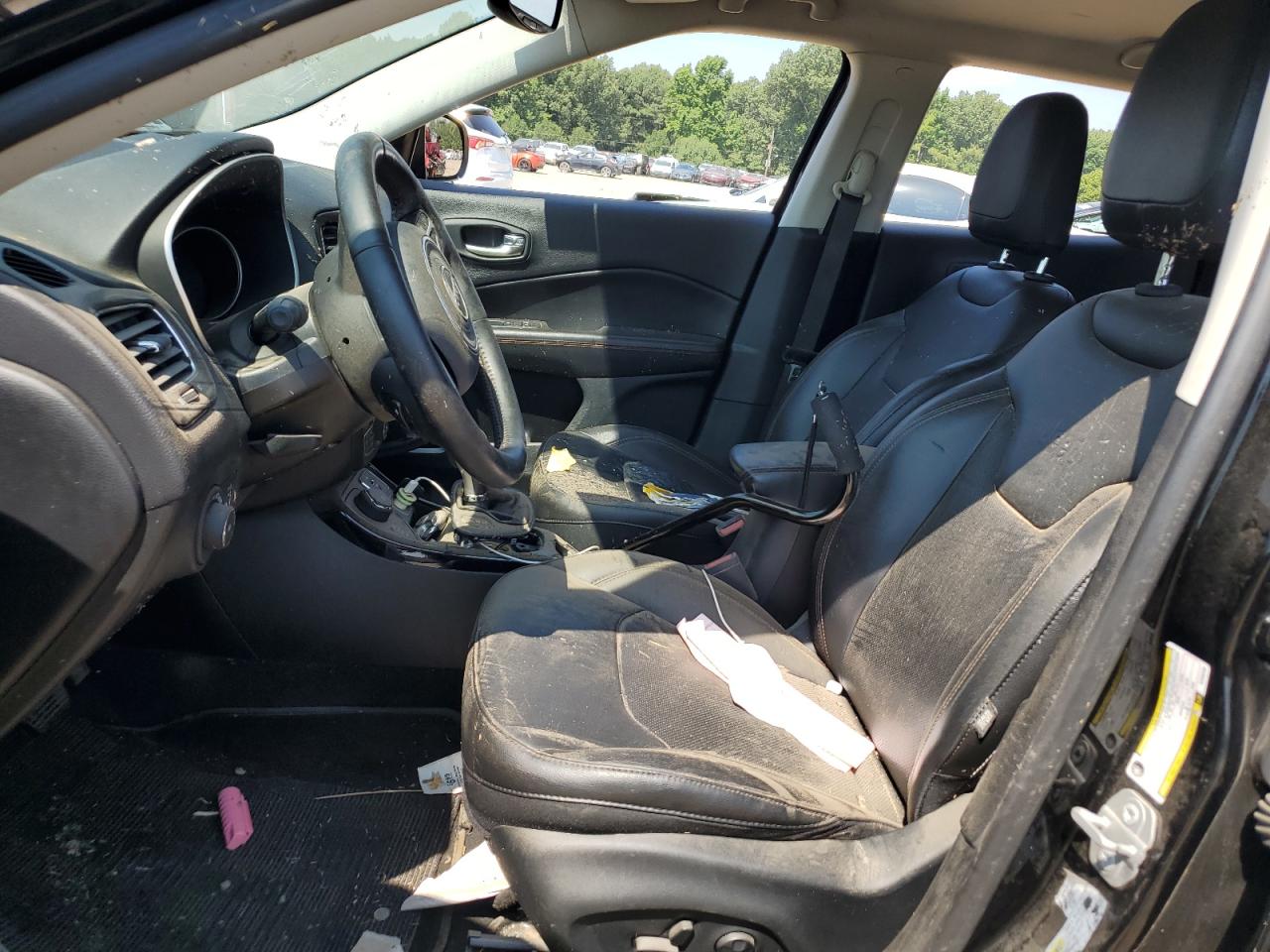 3C4NJDCB6KT639738 2019 Jeep Compass Limited