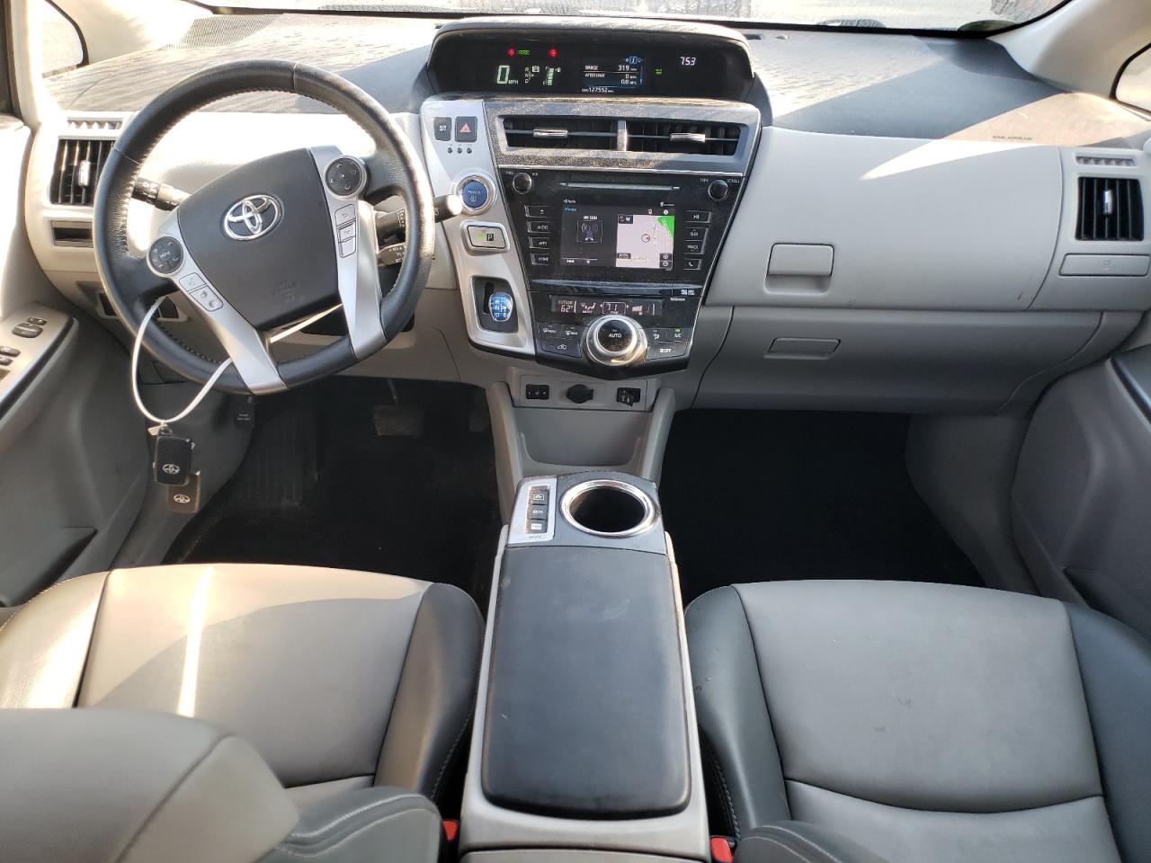 JTDZN3EU0GJ041853 2016 Toyota Prius V