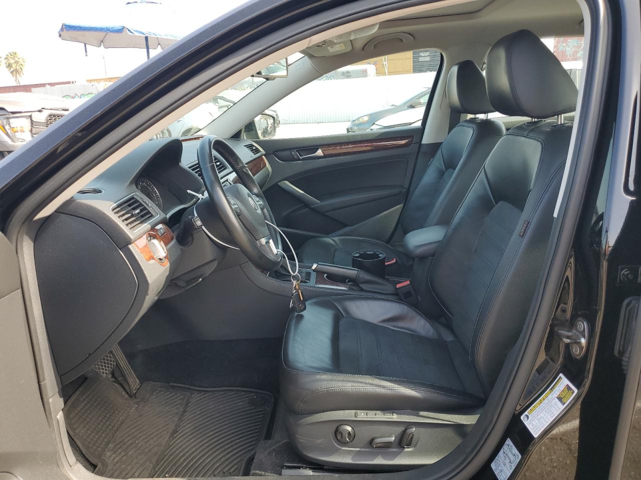 1VWCP7A32DC015479 2013 Volkswagen Passat Sel