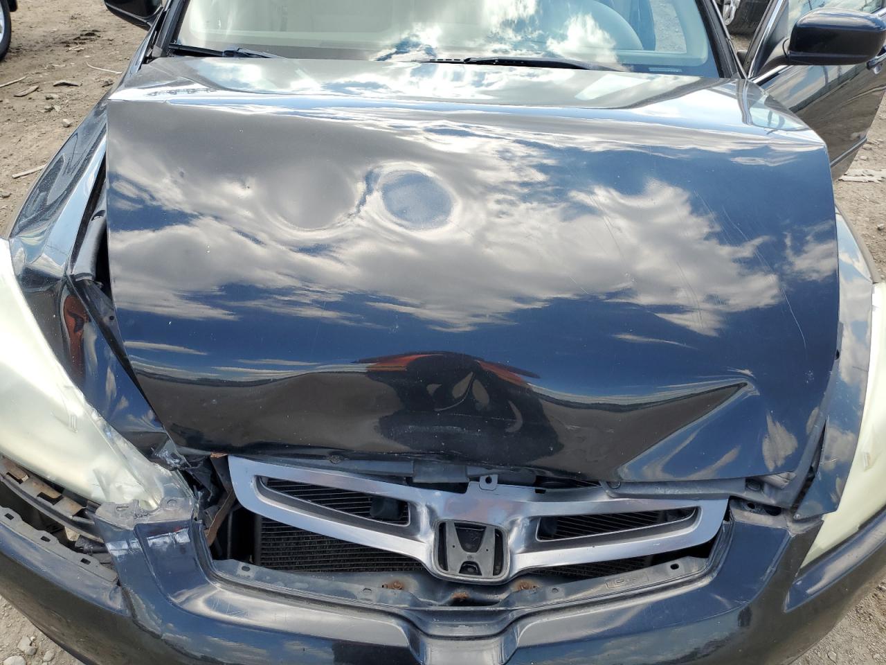 1HGCM56475A072938 2005 Honda Accord Lx