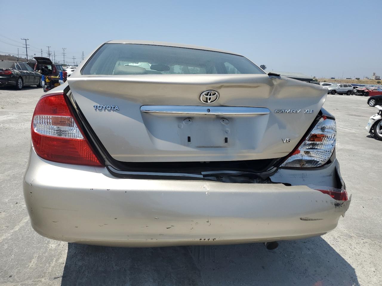 JTDBF32K940154929 2004 Toyota Camry Le