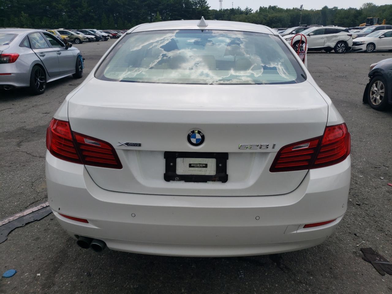 WBA5A7C53ED617439 2014 BMW 528 Xi