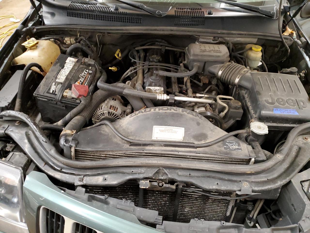 1J8GW48SX4C179557 2004 Jeep Grand Cherokee Laredo