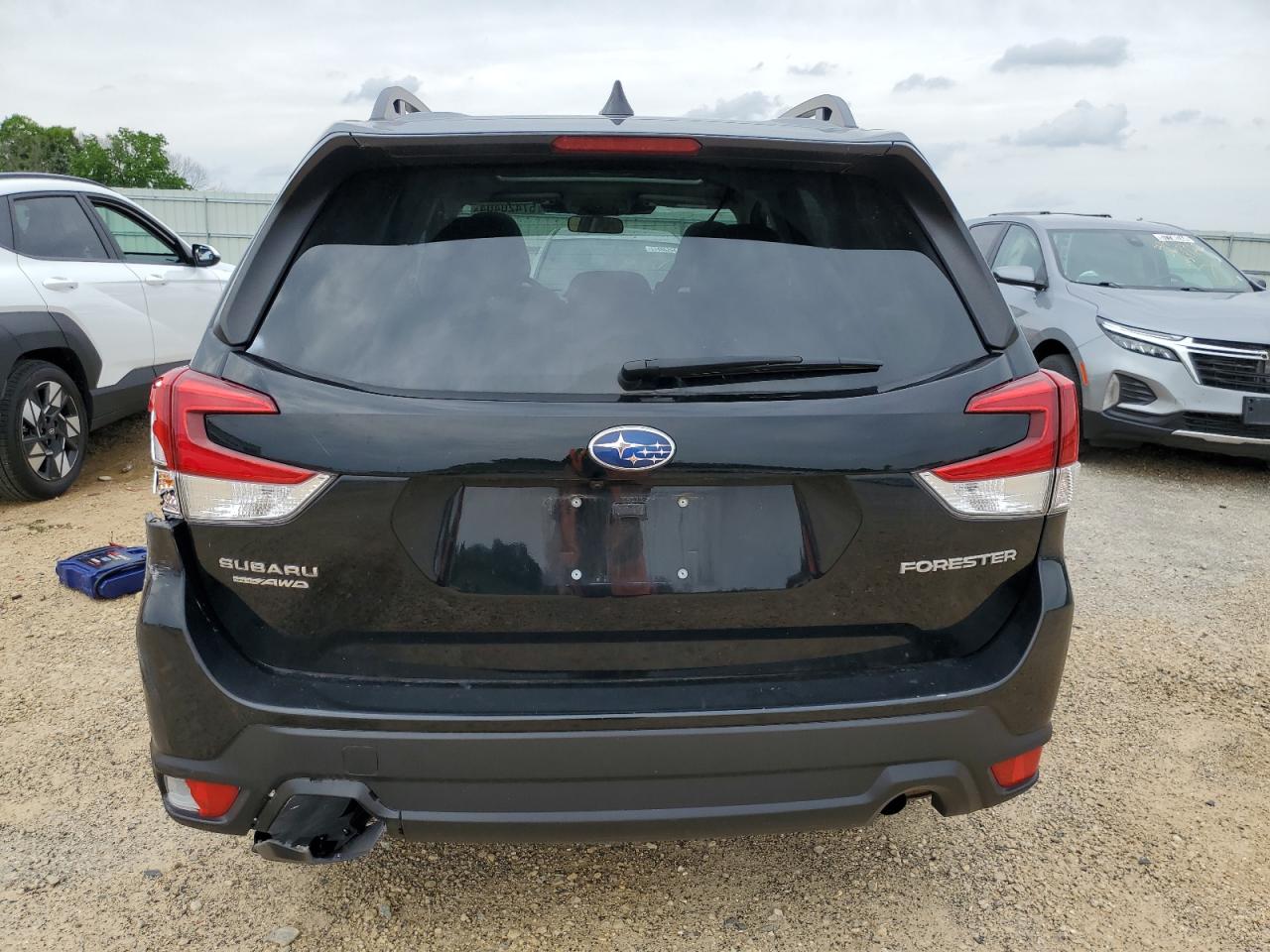 JF2SKADCXNH494715 2022 Subaru Forester Premium