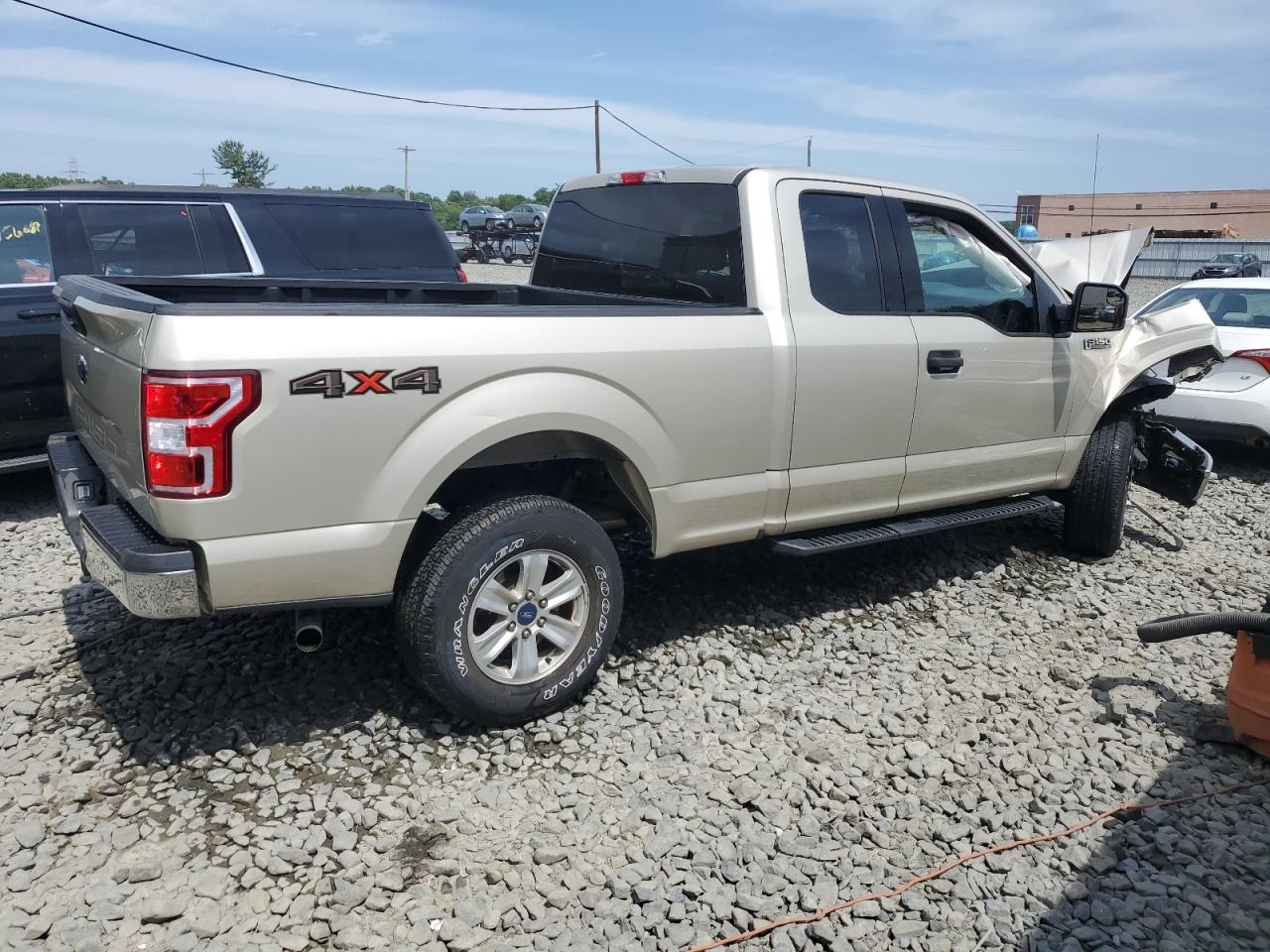 2018 Ford F150 Super Cab vin: 1FTFX1E57JFE34284