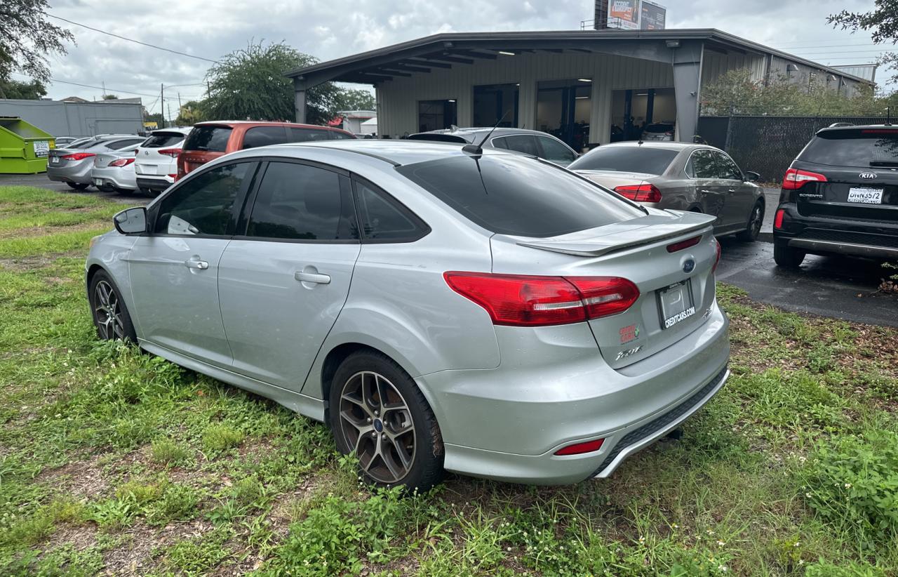 2015 Ford Focus Se vin: 1FADP3F20FL333402