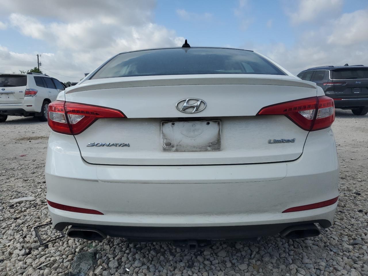 2015 Hyundai Sonata Sport vin: 5NPE34AF2FH028563