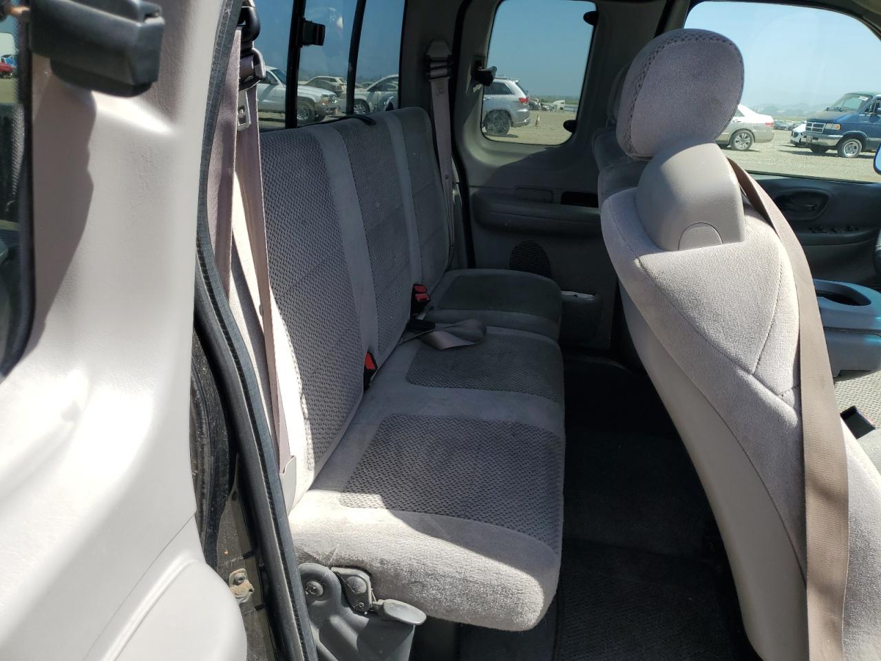 1FTRX072X2KA60661 2002 Ford F150