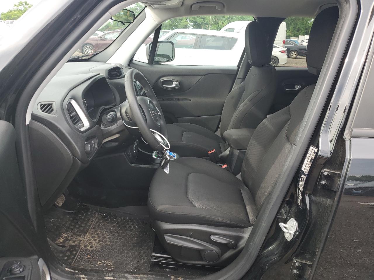 ZACNJBABXKPJ84338 2019 Jeep Renegade Sport