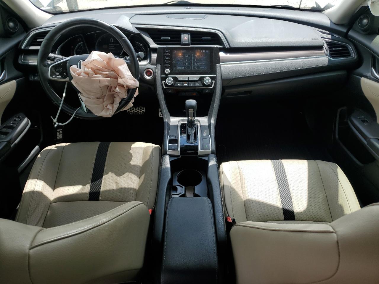 JHMFC1F93KX000340 2019 Honda Civic Touring