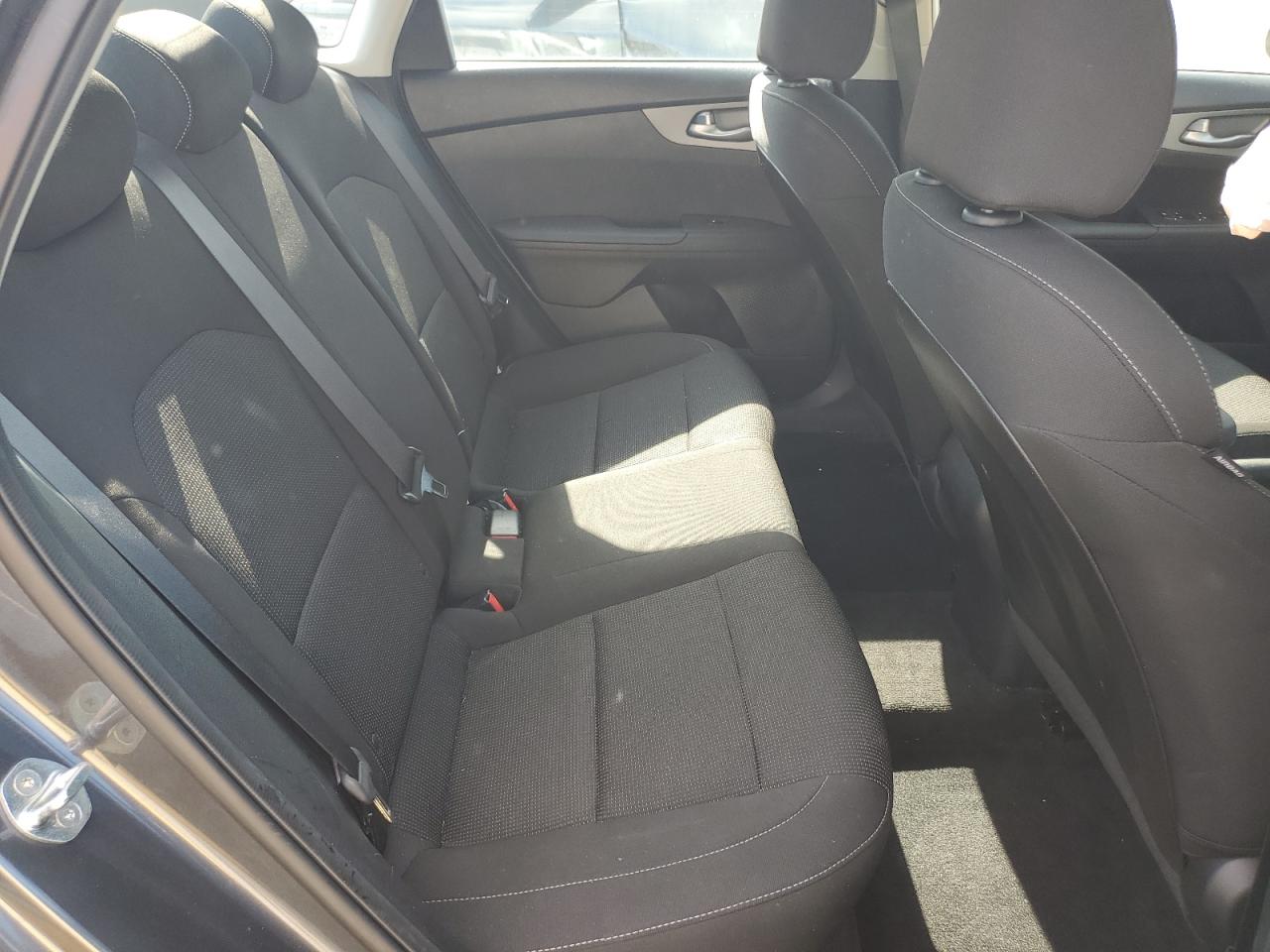 3KPF24AD0ME388549 2021 Kia Forte Fe