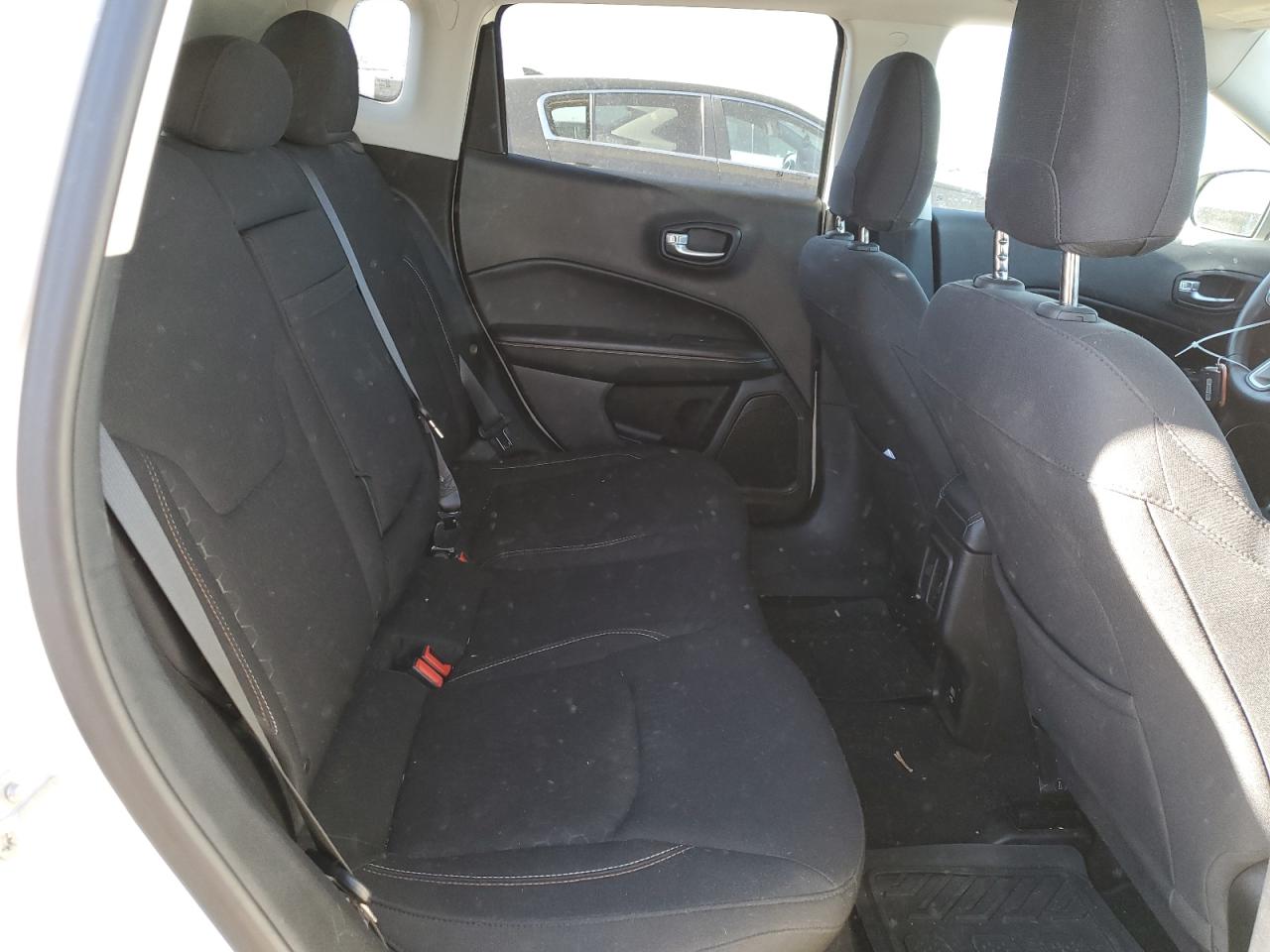 3C4NJDAB8JT131515 2018 Jeep Compass Sport