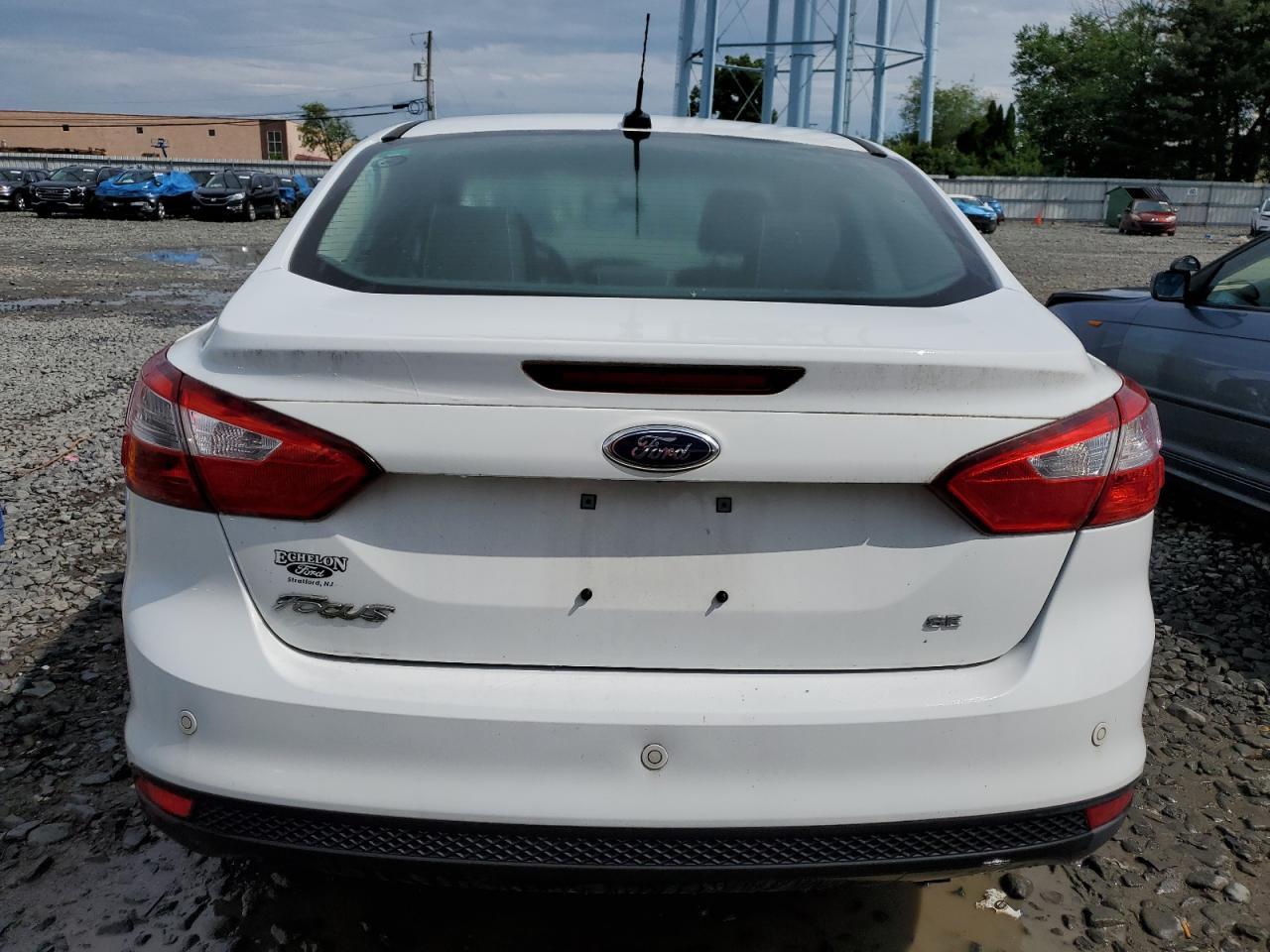 2014 Ford Focus Se vin: 1FADP3F24EL435185