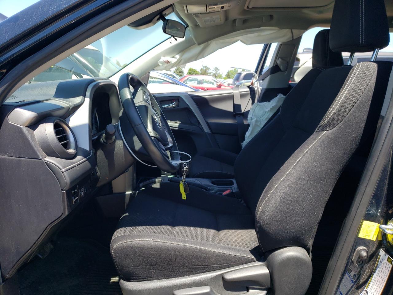 2T3RFREV6HW630451 2017 Toyota Rav4 Xle