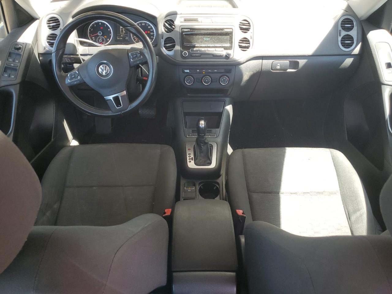 2013 Volkswagen Tiguan S vin: WVGAV3AX5DW625673