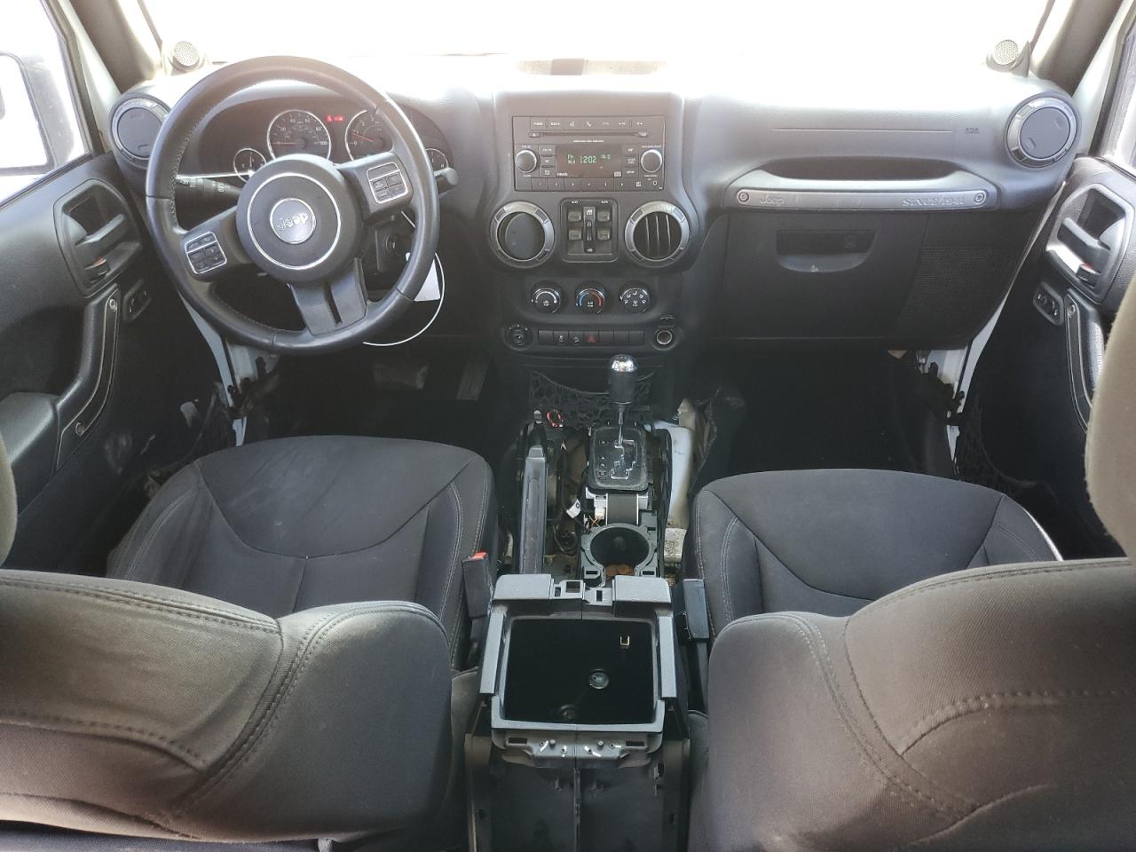 1C4BJWDG3EL247244 2014 Jeep Wrangler Unlimited Sport